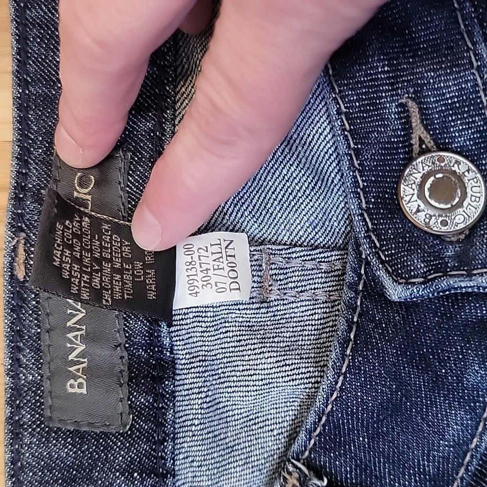 Banana Republic Dark Blue Cropped Jeans With Red Accents On Cuffs - Rockabilly - Picture 5 of 5